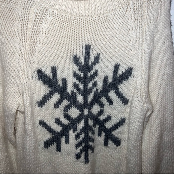 Snowflake sweater - Picture 3 of 4
